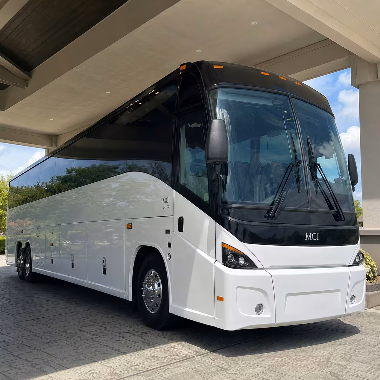 employee shuttle buses for kissimmee hospitality workers