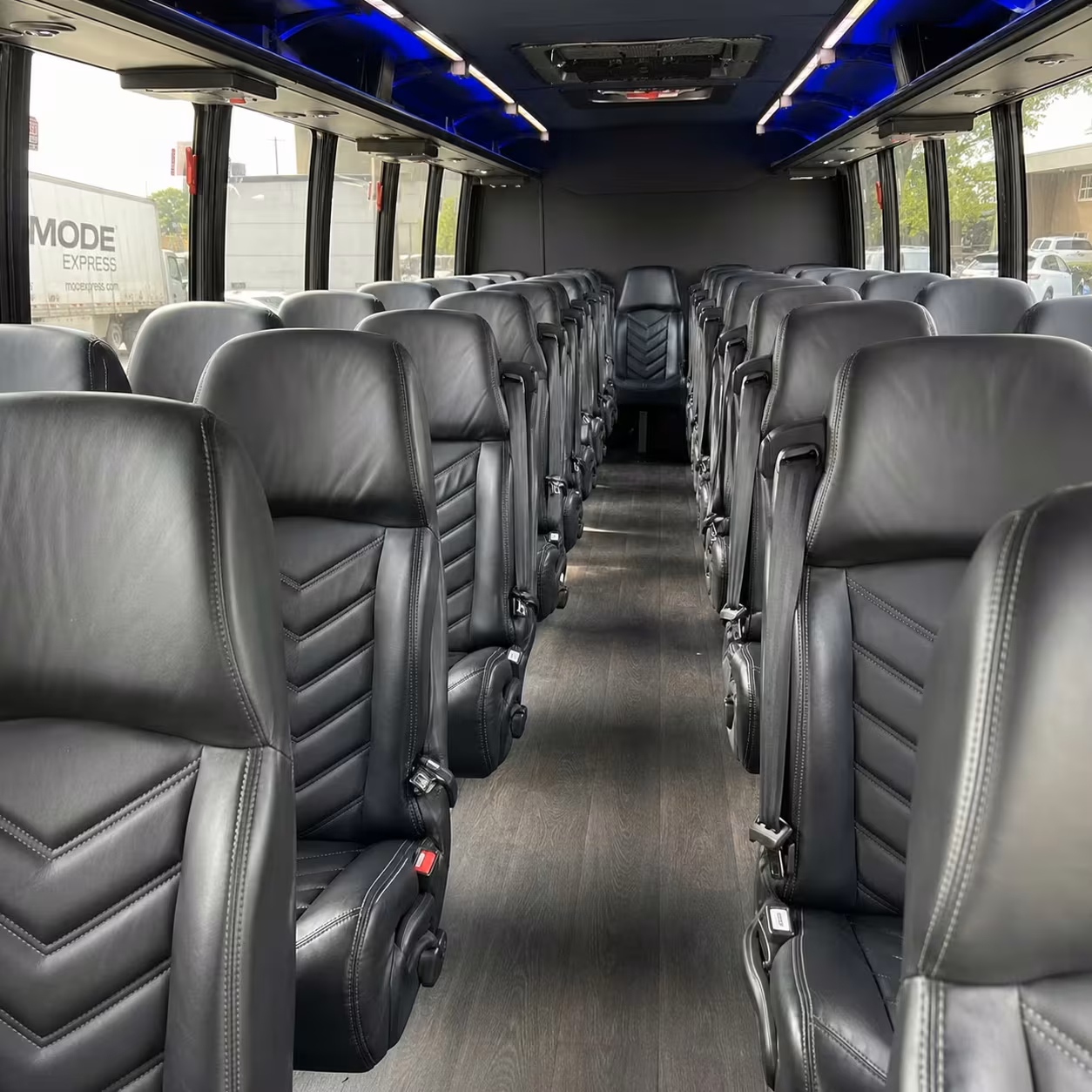 kissimmee 28 passenger minibus rental