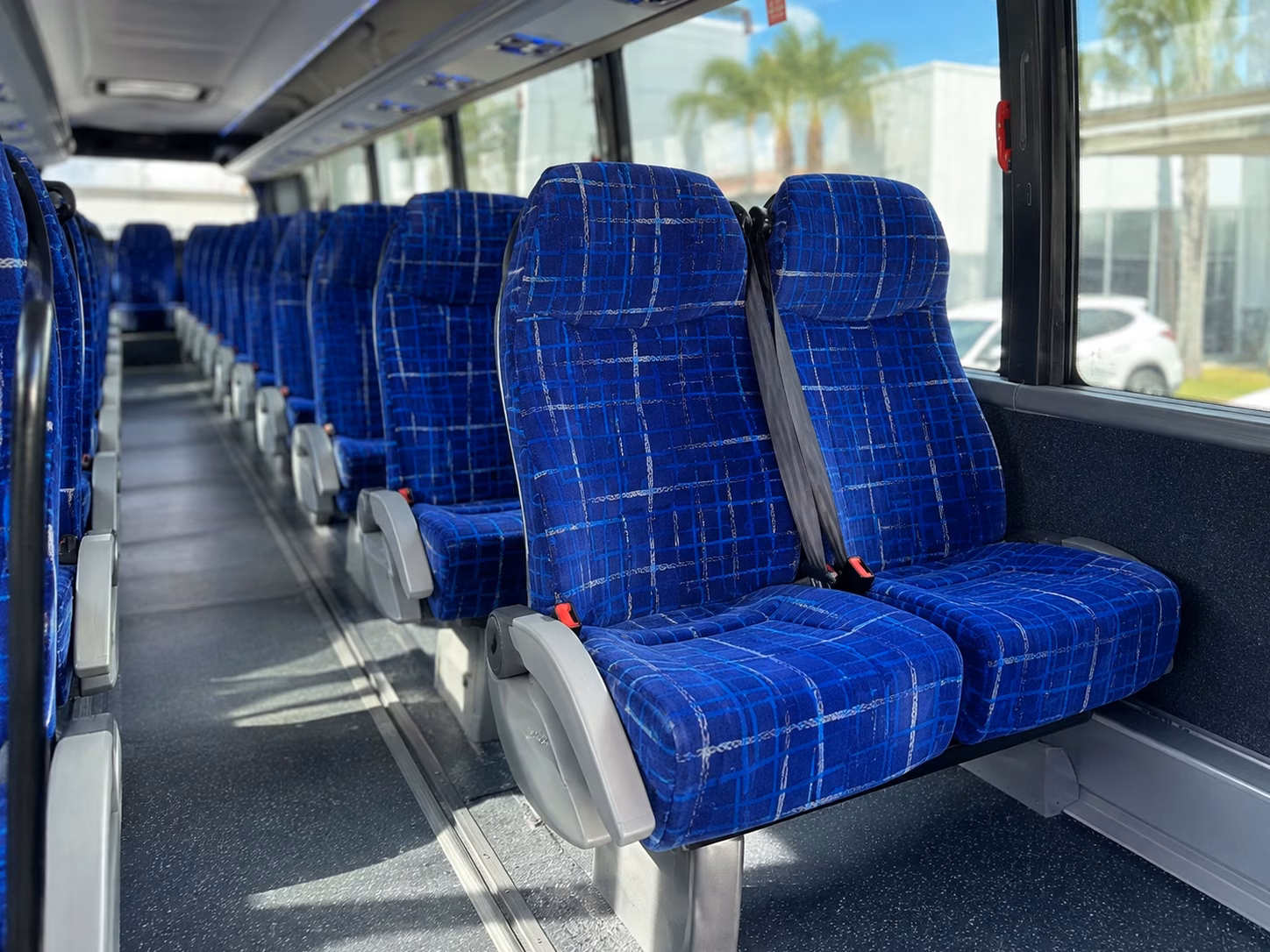 kissimmee prom shuttle buses for dinners photos and parties